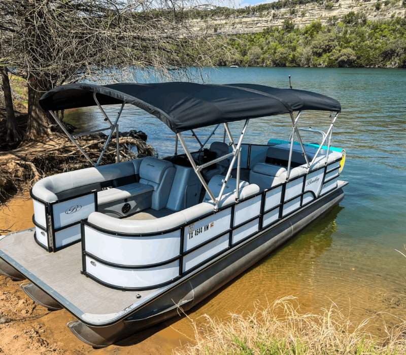 Luxury_Pontoon_Boat beached_comp